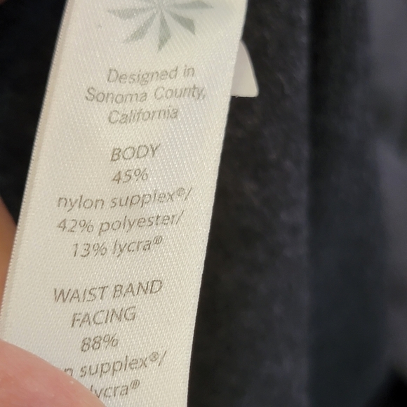 Athleta Relay Crop Reflective Leggings Gray Size S Style 862109 - Picture 7 of 8